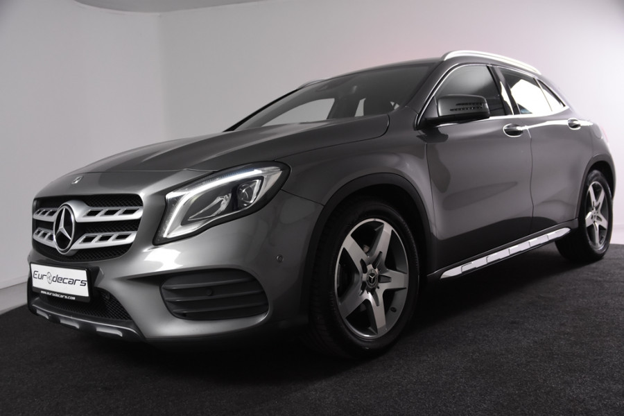Mercedes-Benz GLA 180 AMG Line *Navigatie*Camera*2x AMG*