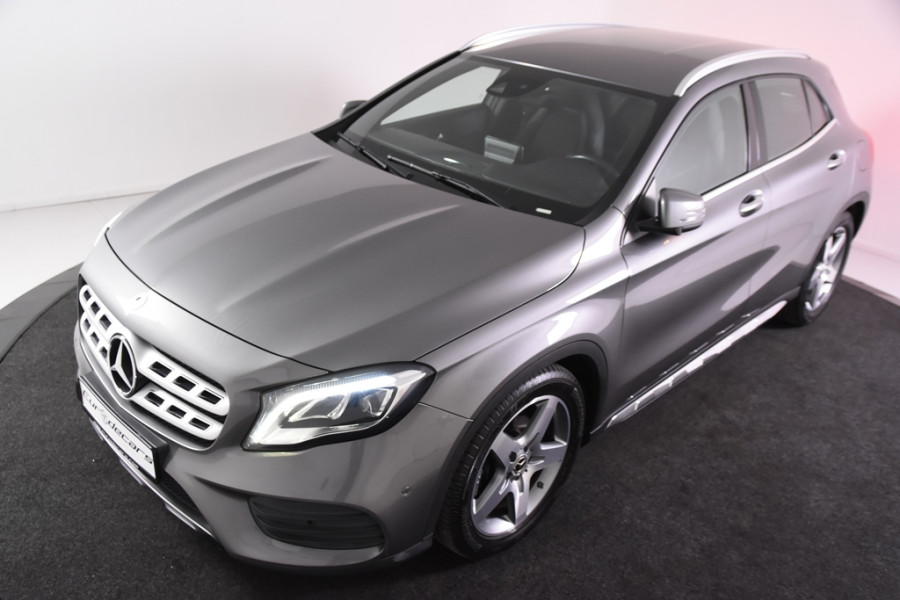 Mercedes-Benz GLA 180 AMG Line *Navigatie*Camera*2x AMG*