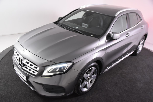 Mercedes-Benz GLA 180 AMG Line *Navigatie*Camera*2x AMG*