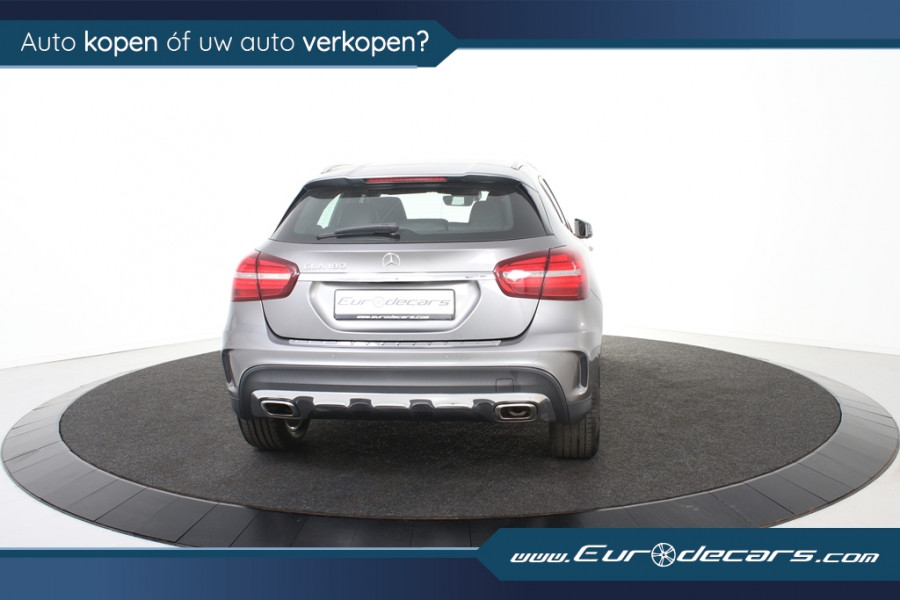 Mercedes-Benz GLA 180 AMG Line *Navigatie*Camera*2x AMG*