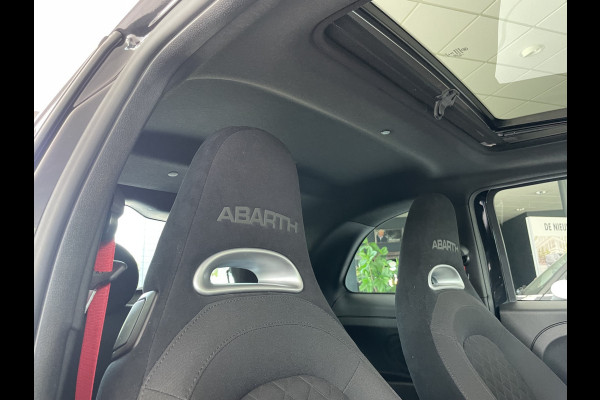 Abarth 500 1.4 T-Jet 595 70th Anniversary Airco - Parkeersensoren achter - Sportstoelen - Schuif/ kanteldak - Multifunctioneel stuurwiel -  licht metalen velgen - Mistlampen