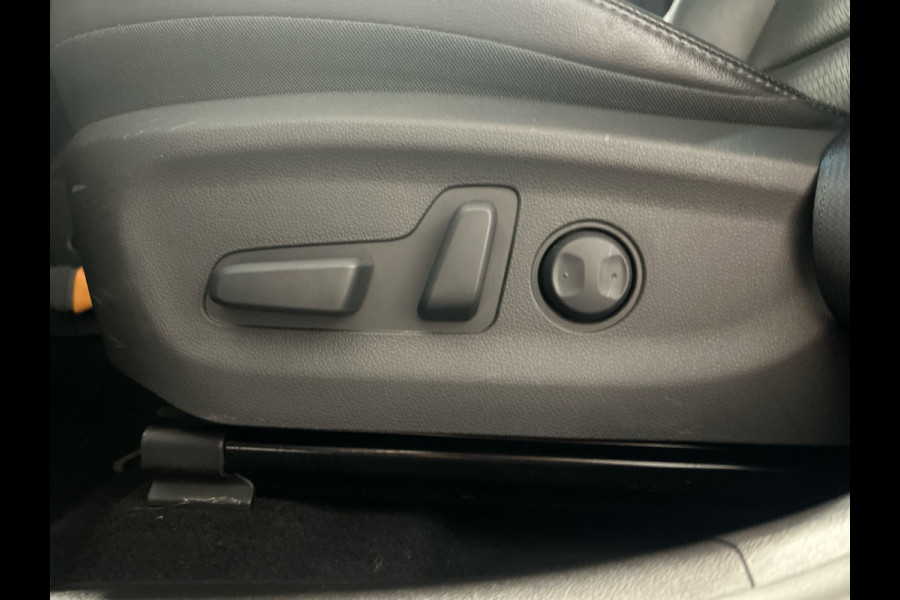 Hyundai Kona EV Premium 64 kWh | Warmtepomp | Verwarmde en geventileerde stoelen | Soh (batterijcheck) 91,8 %
