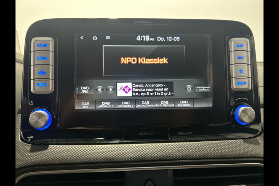 Hyundai Kona EV Premium 64 kWh | Warmtepomp | Verwarmde en geventileerde stoelen | Soh (batterijcheck) 91,8 %