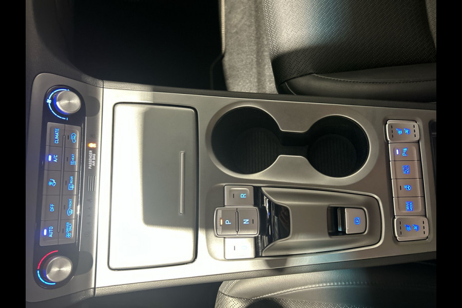 Hyundai Kona EV Premium 64 kWh | Warmtepomp | Verwarmde en geventileerde stoelen | Soh (batterijcheck) 91,8 %