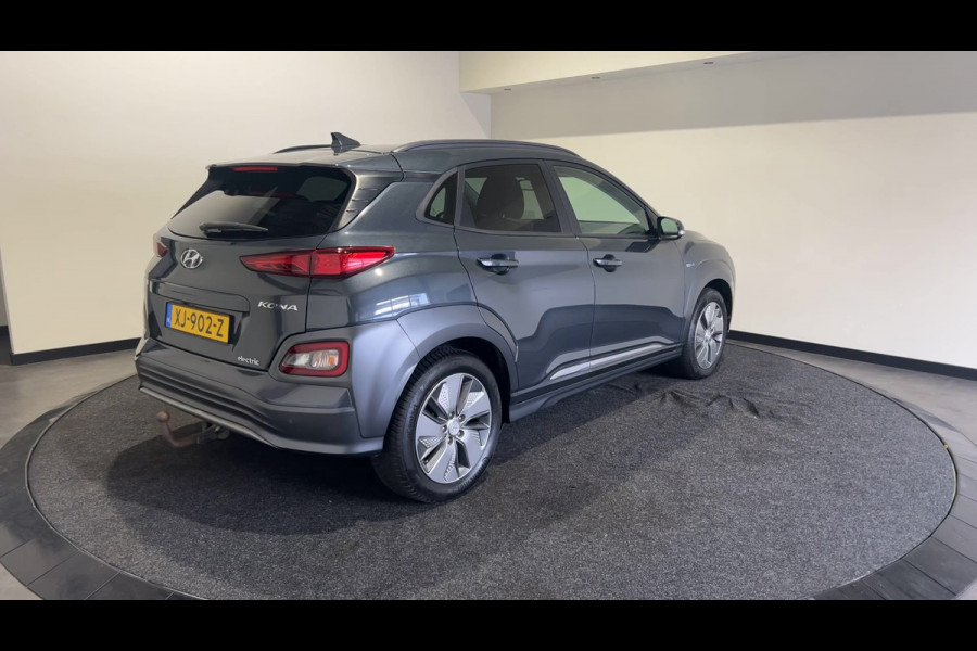 Hyundai Kona EV Premium 64 kWh | Warmtepomp | Verwarmde en geventileerde stoelen | Soh (batterijcheck) 91,8 %