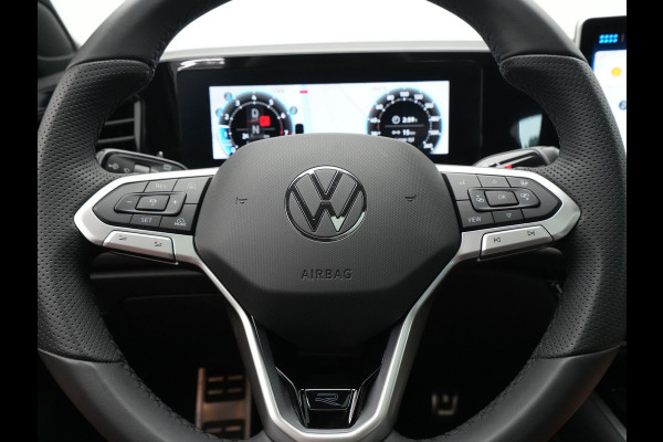 Volkswagen Passat Variant 1.5 eTSI 150pk R-Line Business Panorama Trekhaak Camera Side Assist 227