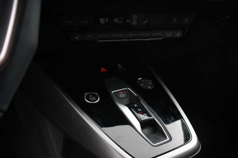 Audi Q4 e-tron 40 Advanced Edition | Navigatie | Climate Control | DAB | Led | Electrisch bedienbare achterklep | 19" Lichtmetalen velgen