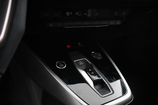 Audi Q4 e-tron 40 Advanced Edition | Navigatie | Climate Control | DAB | Led | Electrisch bedienbare achterklep | 19" Lichtmetalen velgen