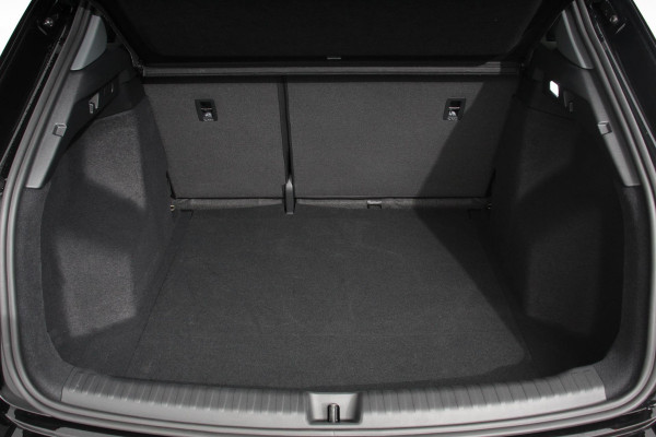 Audi Q4 e-tron 40 Advanced Edition | Navigatie | Climate Control | DAB | Led | Electrisch bedienbare achterklep | 19" Lichtmetalen velgen