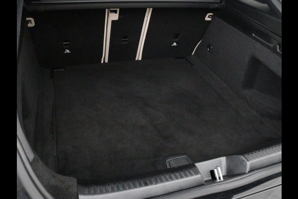 Mercedes-Benz CLA-Klasse Shooting Brake 180 Luxury Line | Camera | Leder | Sfeerverlichting | Stoelverwarming | Adaptive cruise | Navigatie | LED