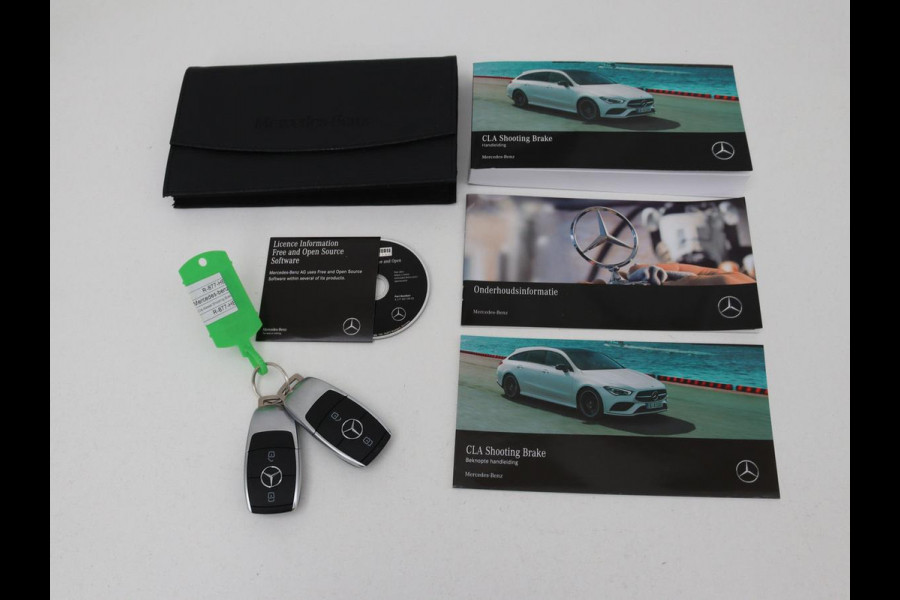 Mercedes-Benz CLA-Klasse Shooting Brake 180 Luxury Line | Camera | Leder | Sfeerverlichting | Stoelverwarming | Adaptive cruise | Navigatie | LED