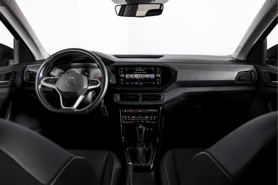 Volkswagen T-Cross 1.0 TSI Life 110 PK - Automaat | Adapt. Cruise | Stoelverw. | PDC | App. Connect | ECC | DAB | LM 17" | Trekhaak |