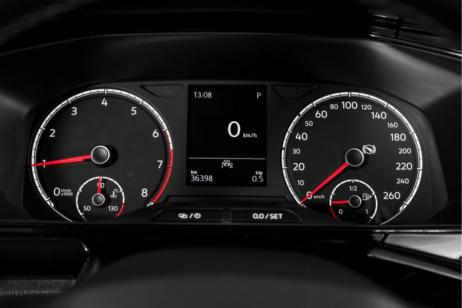 Volkswagen T-Cross 1.0 TSI Life 110 PK - Automaat | Adapt. Cruise | Stoelverw. | PDC | App. Connect | ECC | DAB | LM 17" | Trekhaak |