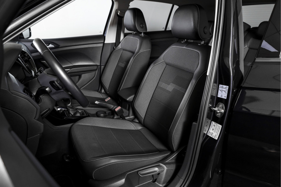 Volkswagen T-Cross 1.0 TSI Life 110 PK - Automaat | Adapt. Cruise | Stoelverw. | PDC | App. Connect | ECC | DAB | LM 17" | Trekhaak |