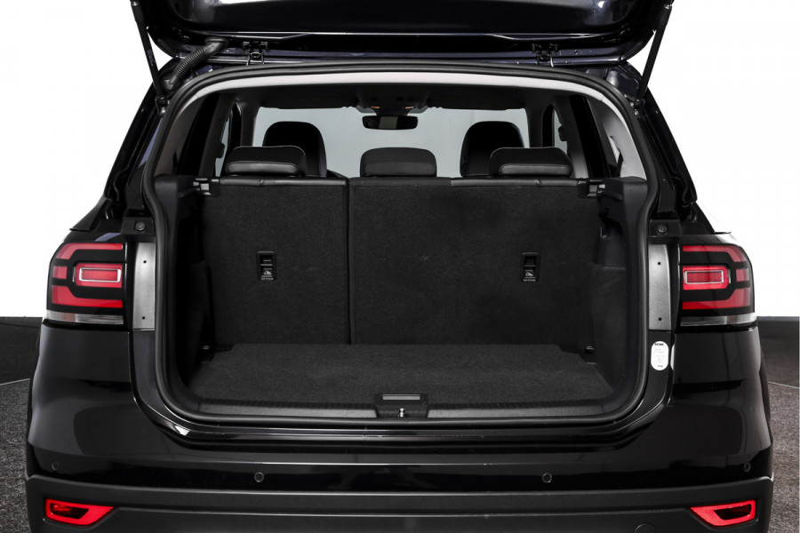 Volkswagen T-Cross 1.0 TSI Life 110 PK - Automaat | Adapt. Cruise | Stoelverw. | PDC | App. Connect | ECC | DAB | LM 17" | Trekhaak |