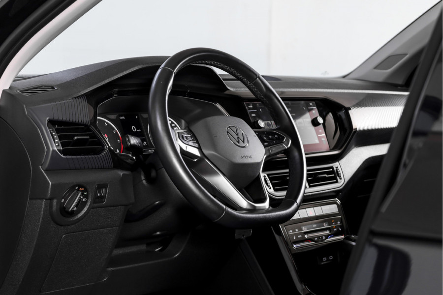 Volkswagen T-Cross 1.0 TSI Life 110 PK - Automaat | Adapt. Cruise | Stoelverw. | PDC | App. Connect | ECC | DAB | LM 17" | Trekhaak |