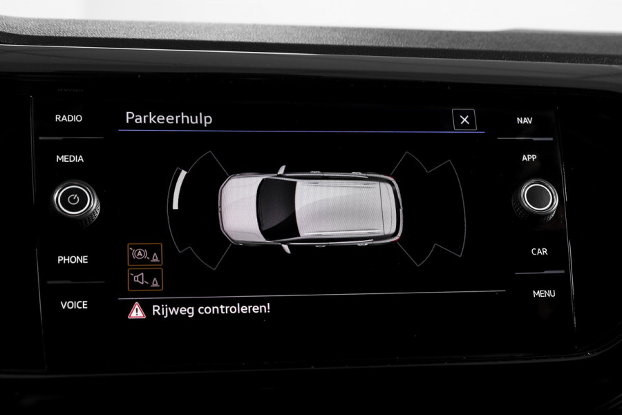 Volkswagen T-Cross 1.0 TSI Life 110 PK - Automaat | Adapt. Cruise | Stoelverw. | PDC | App. Connect | ECC | DAB | LM 17" | Trekhaak |