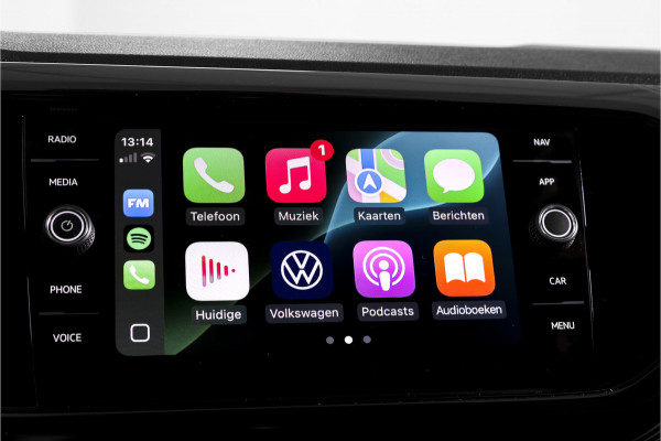 Volkswagen T-Cross 1.0 TSI Life 110 PK - Automaat | Adapt. Cruise | Stoelverw. | PDC | App. Connect | ECC | DAB | LM 17" | Trekhaak |