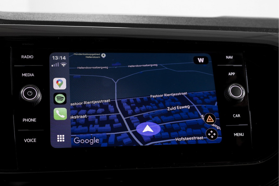 Volkswagen T-Cross 1.0 TSI Life 110 PK - Automaat | Adapt. Cruise | Stoelverw. | PDC | App. Connect | ECC | DAB | LM 17" | Trekhaak |