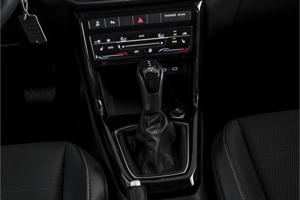Volkswagen T-Cross 1.0 TSI Life 110 PK - Automaat | Adapt. Cruise | Stoelverw. | PDC | App. Connect | ECC | DAB | LM 17" | Trekhaak |