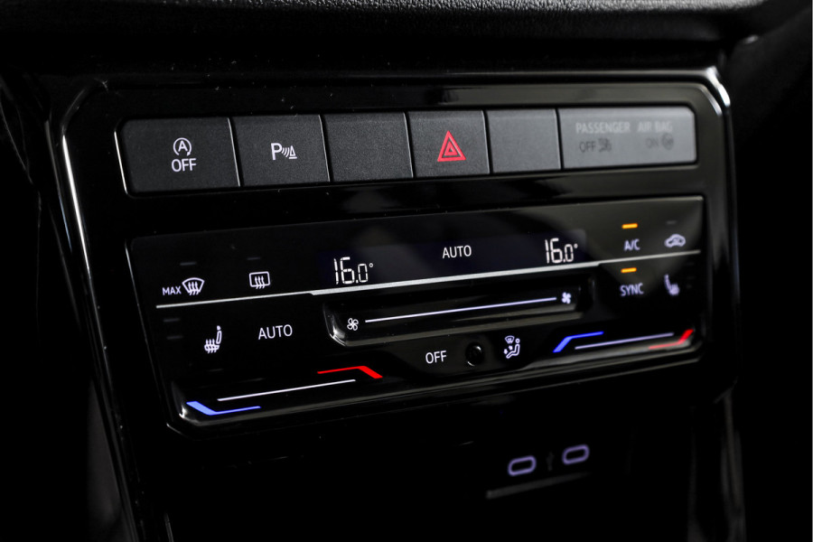 Volkswagen T-Cross 1.0 TSI Life 110 PK - Automaat | Adapt. Cruise | Stoelverw. | PDC | App. Connect | ECC | DAB | LM 17" | Trekhaak |