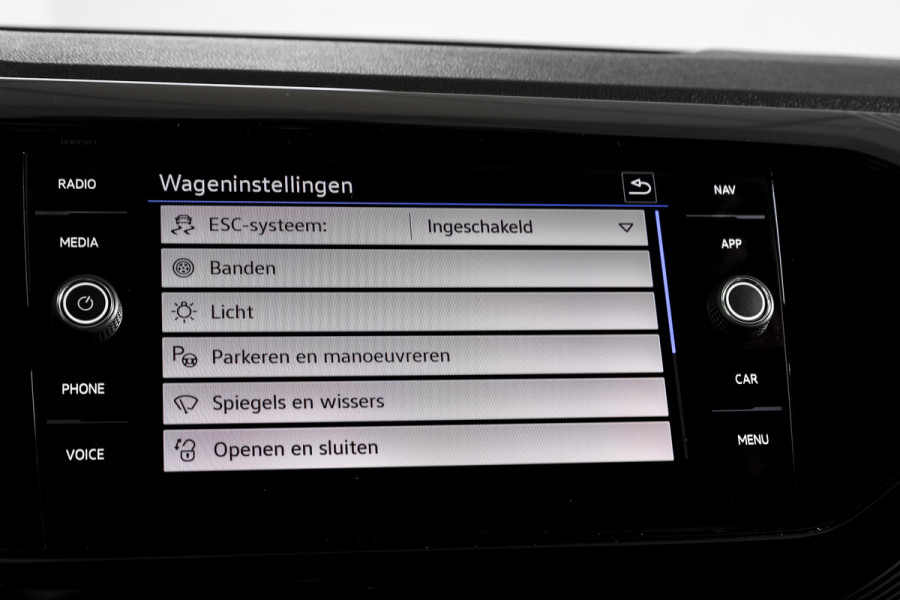 Volkswagen T-Cross 1.0 TSI Life 110 PK - Automaat | Adapt. Cruise | Stoelverw. | PDC | App. Connect | ECC | DAB | LM 17" | Trekhaak |