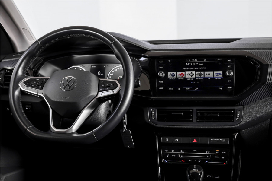 Volkswagen T-Cross 1.0 TSI Life 110 PK - Automaat | Adapt. Cruise | Stoelverw. | PDC | App. Connect | ECC | DAB | LM 17" | Trekhaak |