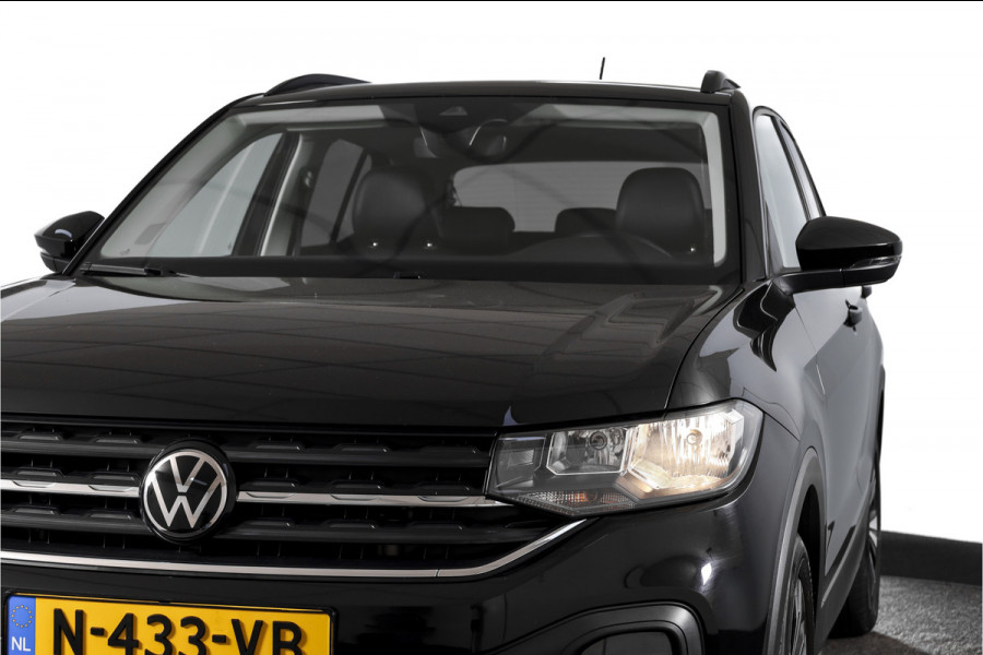 Volkswagen T-Cross 1.0 TSI Life 110 PK - Automaat | Adapt. Cruise | Stoelverw. | PDC | App. Connect | ECC | DAB | LM 17" | Trekhaak |