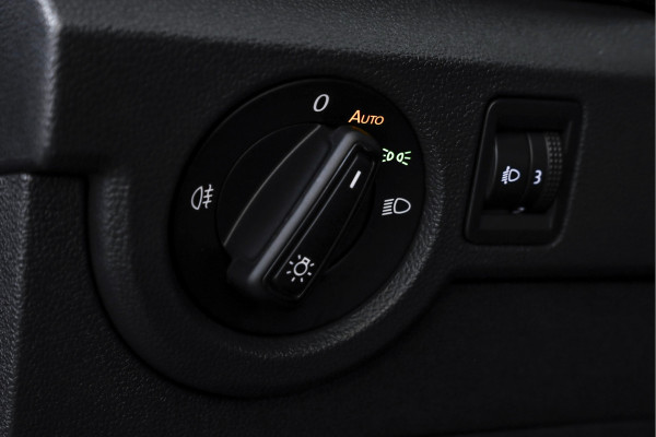 Volkswagen T-Cross 1.0 TSI Life 110 PK - Automaat | Adapt. Cruise | Stoelverw. | PDC | App. Connect | ECC | DAB | LM 17" | Trekhaak |