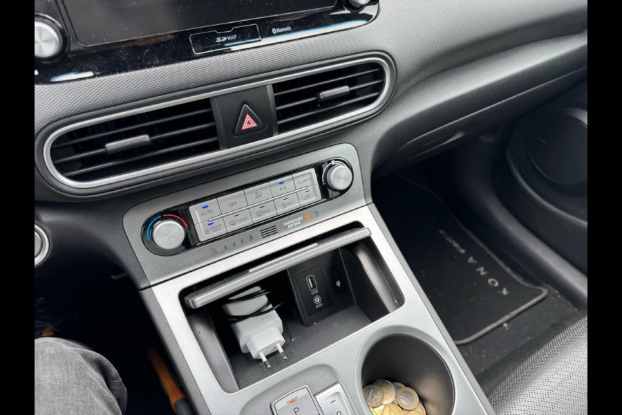 Hyundai Kona EV Premium 64 kWh 204pk Full Leder | Adaptieve Cruise | Achteruitrijcamera | Climate control | Grote Accu!