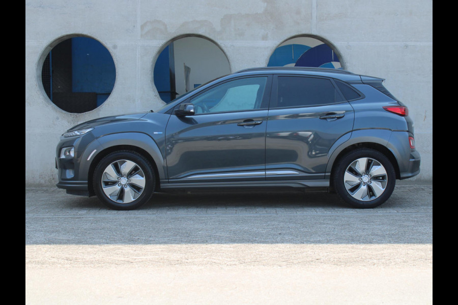 Hyundai Kona EV Premium 64 kWh | 482 KM ACTIERADIUS | ALL SEASON BANDEN |