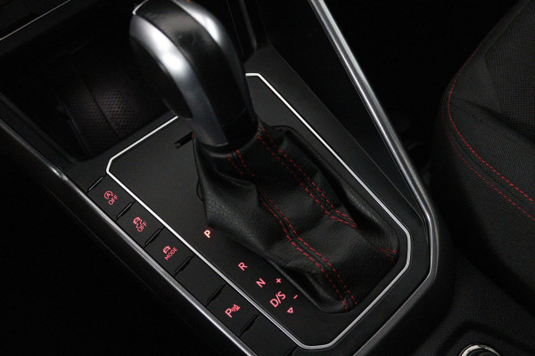 Volkswagen Polo 2.0 TSI GTI (PANORAMADAK, STOELVERWARMING, ACHTERUITRIJCAMERA, AUTOMAAT, CRUISE ADAPTIEF, PARKEERSENSOREN)
