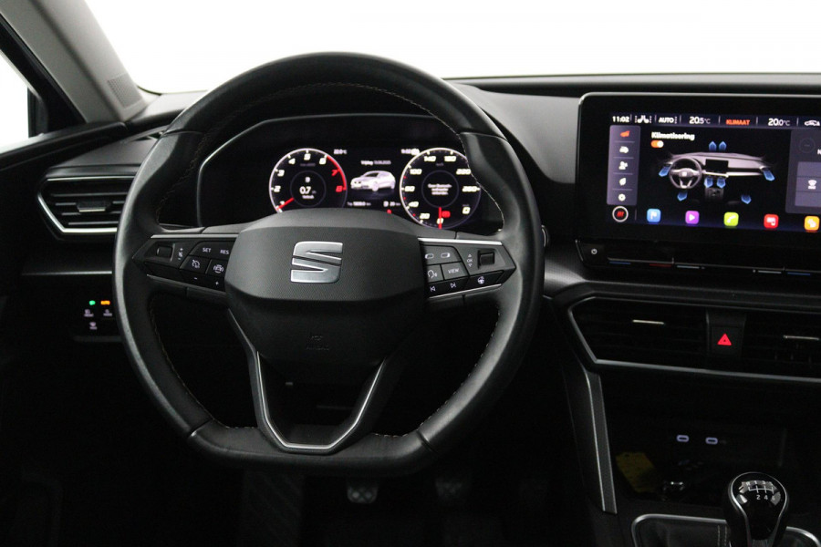 Seat Leon 1.5 TSI FR Ultimate Edition (ACHTERUITRIJCAMERA, STOELVERWARMING, NAVIGATIE, STUURVERWARMING, CRUISE, PARKEERSENSOREN)