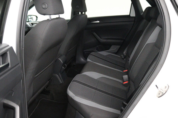 Volkswagen Polo 1.0 TSI Comfortline (PARKEERSENSOREN, CRUISE ADAPTIEF, NAVIGATIE, NL-AUTO, GOED ONDERHOUDEN)