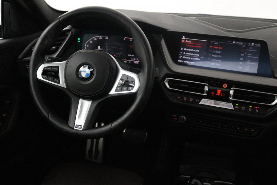 BMW 2 Serie Gran Coupé 218i Executive Edition (PANORAMADAK, ACHTERUITRIJCAMERA, PARKEERSENSOREN, STOELVERWARMING, AUTOMAAT)