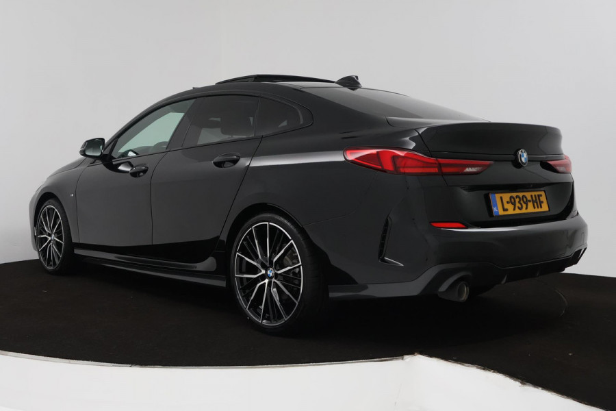 BMW 2 Serie Gran Coupé 218i Executive Edition (PANORAMADAK, ACHTERUITRIJCAMERA, PARKEERSENSOREN, STOELVERWARMING, AUTOMAAT)
