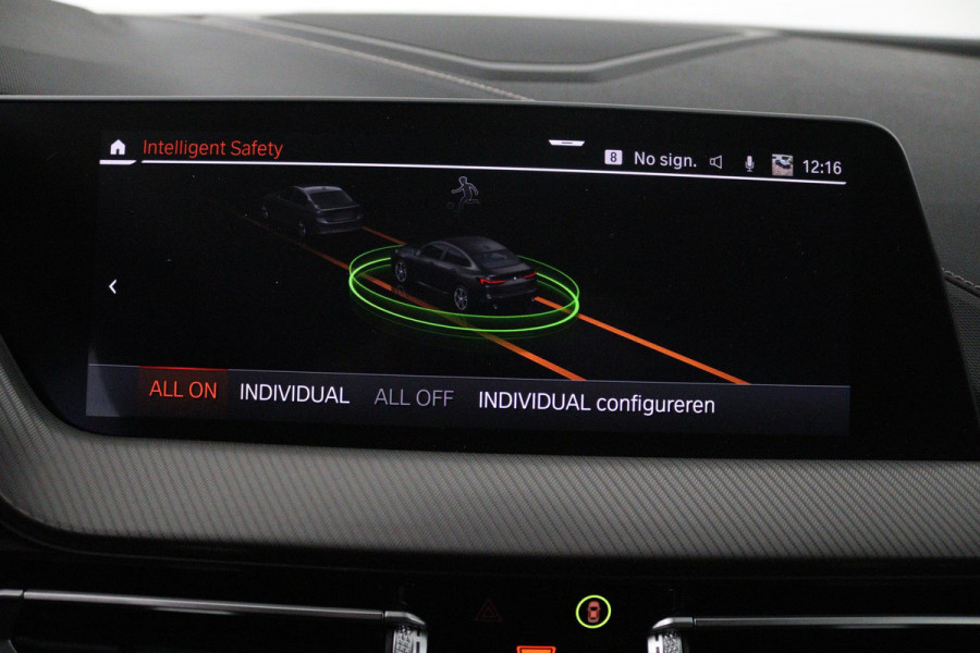 BMW 2 Serie Gran Coupé 218i Executive Edition (PANORAMADAK, ACHTERUITRIJCAMERA, PARKEERSENSOREN, STOELVERWARMING, AUTOMAAT)