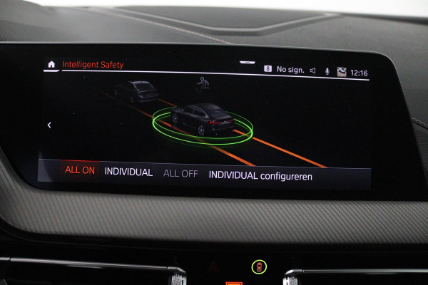 BMW 2 Serie Gran Coupé 218i Executive Edition (PANORAMADAK, ACHTERUITRIJCAMERA, PARKEERSENSOREN, STOELVERWARMING, AUTOMAAT)