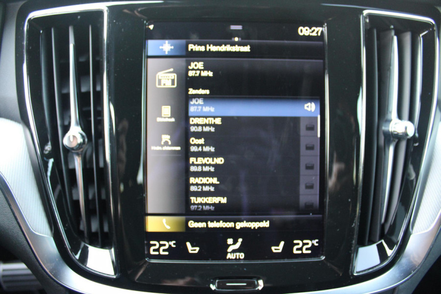 Volvo V60 2.0 T6 340PK RECHARGE AWD R-DESIGN **NIEUWSTAAT!** | ELEKTRISCH BEDIENBARE VOORSTOELEN MET GEHEUGEN OP BESTUURDERSSTOEL | 18" 5-Y SPAAKS MATT BLACK / DIAMOND CUT R-DESIGN WIELEN | HIGH PERFORMANCE SOUND HARMAN KARDON | ADAPTIVE CRUISE CONTROL | ACHTERUITRIJ CAMERA | GETINTE RUITEN | PARKEERSENSOREN VOOR EN ACHTER | STOEL/STUUR VERWARMING | BEKLEDING R-DESIGN NAPPA LEDER / TEXTIEL CHARCOAL IN COMBINATIE MET SPORTSTOELEN | KEYLESS ENTRY/START | ELEKTRISCH BEDIENBARE ACHTERKLEP |
