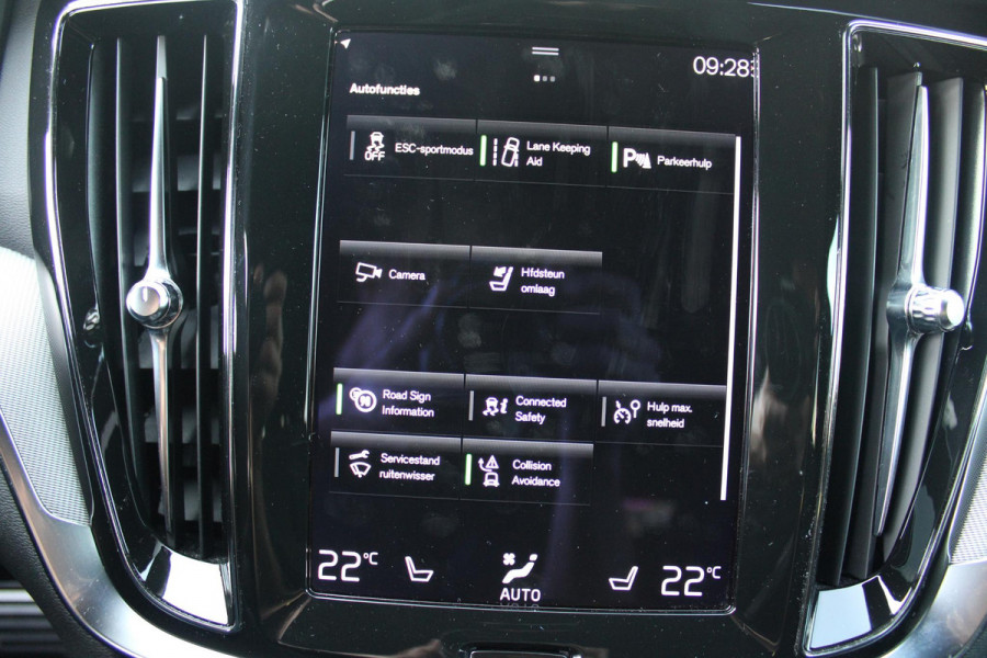 Volvo V60 2.0 T6 340PK RECHARGE AWD R-DESIGN **NIEUWSTAAT!** | ELEKTRISCH BEDIENBARE VOORSTOELEN MET GEHEUGEN OP BESTUURDERSSTOEL | 18" 5-Y SPAAKS MATT BLACK / DIAMOND CUT R-DESIGN WIELEN | HIGH PERFORMANCE SOUND HARMAN KARDON | ADAPTIVE CRUISE CONTROL | ACHTERUITRIJ CAMERA | GETINTE RUITEN | PARKEERSENSOREN VOOR EN ACHTER | STOEL/STUUR VERWARMING | BEKLEDING R-DESIGN NAPPA LEDER / TEXTIEL CHARCOAL IN COMBINATIE MET SPORTSTOELEN | KEYLESS ENTRY/START | ELEKTRISCH BEDIENBARE ACHTERKLEP |