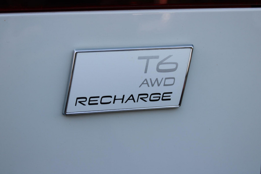 Volvo V60 2.0 T6 340PK RECHARGE AWD R-DESIGN **NIEUWSTAAT!** | ELEKTRISCH BEDIENBARE VOORSTOELEN MET GEHEUGEN OP BESTUURDERSSTOEL | 18" 5-Y SPAAKS MATT BLACK / DIAMOND CUT R-DESIGN WIELEN | HIGH PERFORMANCE SOUND HARMAN KARDON | ADAPTIVE CRUISE CONTROL | ACHTERUITRIJ CAMERA | GETINTE RUITEN | PARKEERSENSOREN VOOR EN ACHTER | STOEL/STUUR VERWARMING | BEKLEDING R-DESIGN NAPPA LEDER / TEXTIEL CHARCOAL IN COMBINATIE MET SPORTSTOELEN | KEYLESS ENTRY/START | ELEKTRISCH BEDIENBARE ACHTERKLEP |