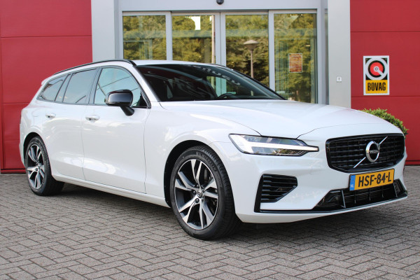 Volvo V60 2.0 T6 340PK RECHARGE AWD R-DESIGN **NIEUWSTAAT!** | ELEKTRISCH BEDIENBARE VOORSTOELEN MET GEHEUGEN OP BESTUURDERSSTOEL | 18" 5-Y SPAAKS MATT BLACK / DIAMOND CUT R-DESIGN WIELEN | HIGH PERFORMANCE SOUND HARMAN KARDON | ADAPTIVE CRUISE CONTROL | ACHTERUITRIJ CAMERA | GETINTE RUITEN | PARKEERSENSOREN VOOR EN ACHTER | STOEL/STUUR VERWARMING | BEKLEDING R-DESIGN NAPPA LEDER / TEXTIEL CHARCOAL IN COMBINATIE MET SPORTSTOELEN | KEYLESS ENTRY/START | ELEKTRISCH BEDIENBARE ACHTERKLEP |