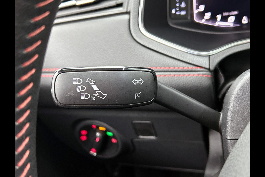 Seat Ibiza 1.0 TSI FR Intense Automaat (PANORAMADAK, DIGITALE COCKPIT, CARPLAY, LED, CAMERA, PDC, 1e EIGENAAR, GOED ONDERHOUDEN)