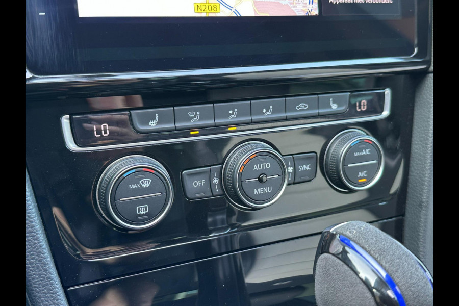 Volkswagen Golf 2.0 TSI 4Motion R / PANO