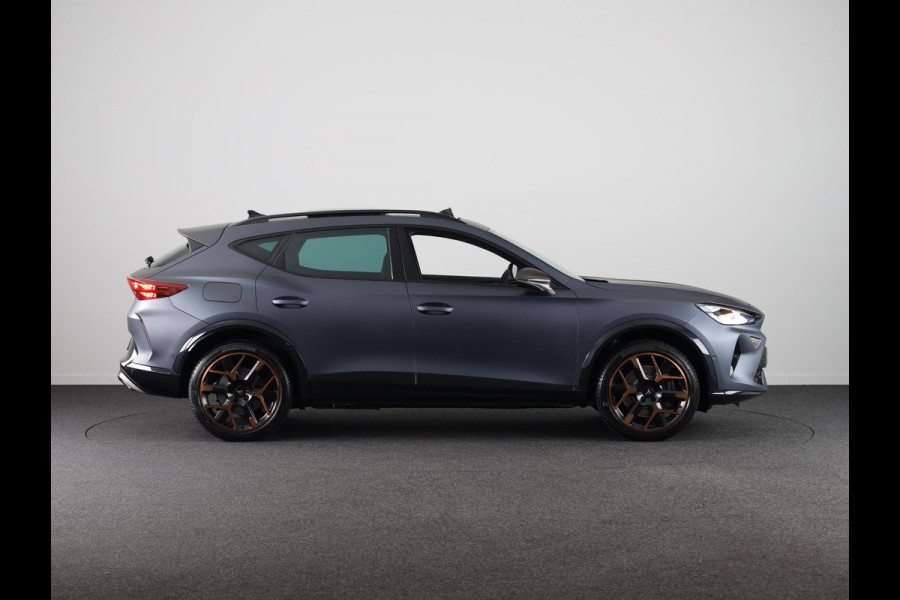 CUPRA Formentor 1.5 TSI e-Hybrid VZ Performance 272pk | Panoramadak | Matte Lak | 19 inch | Carbon Spiegelkappen | Trekhaak | Sennheiser |