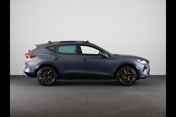 CUPRA Formentor 1.5 TSI e-Hybrid VZ Performance 272pk | Panoramadak | Matte Lak | 19 inch | Carbon Spiegelkappen | Trekhaak | Sennheiser |