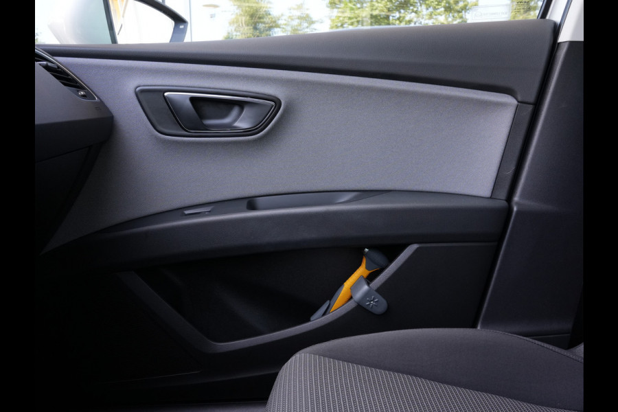 Seat León ST 1.0 EcoTSI Style Business Intense | Keyless | DAB | Navigatie | Climate Control