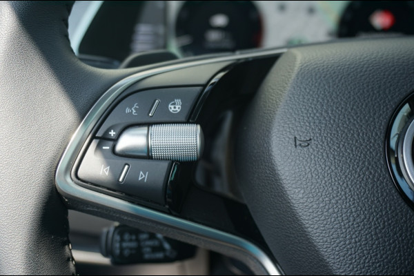 Škoda Octavia Combi 150PK AUTOMAAT ADAPTIVE | WINTERPACK | CAMERA | NAVI | KEYLESS!