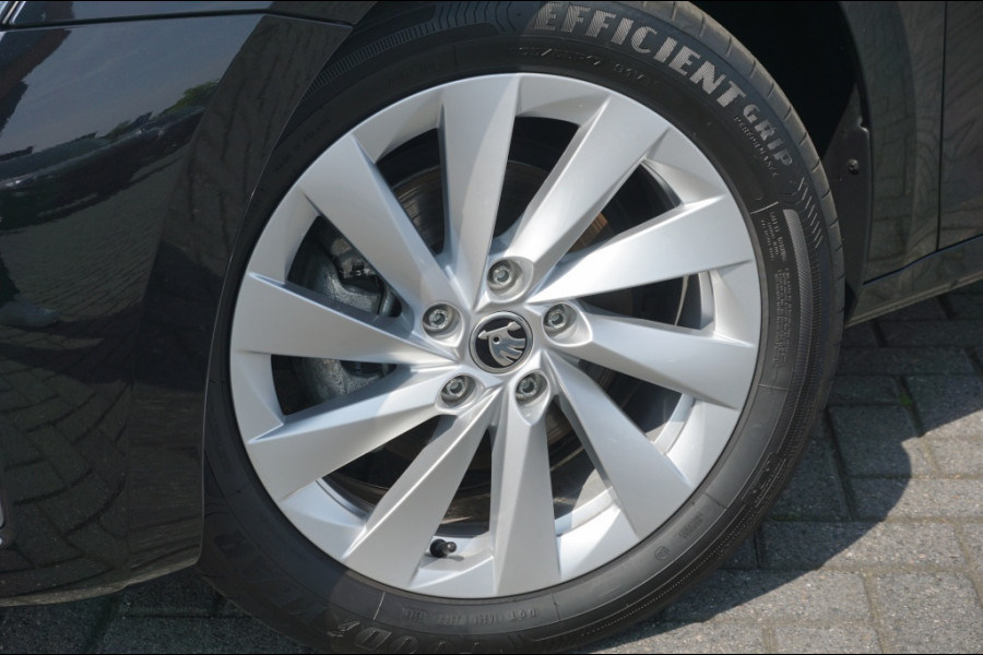 Škoda Octavia Combi 150PK AUTOMAAT ADAPTIVE | WINTERPACK | CAMERA | NAVI | KEYLESS!
