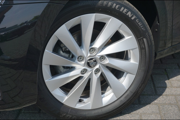 Škoda Octavia Combi 150PK AUTOMAAT ADAPTIVE | WINTERPACK | CAMERA | NAVI | KEYLESS!